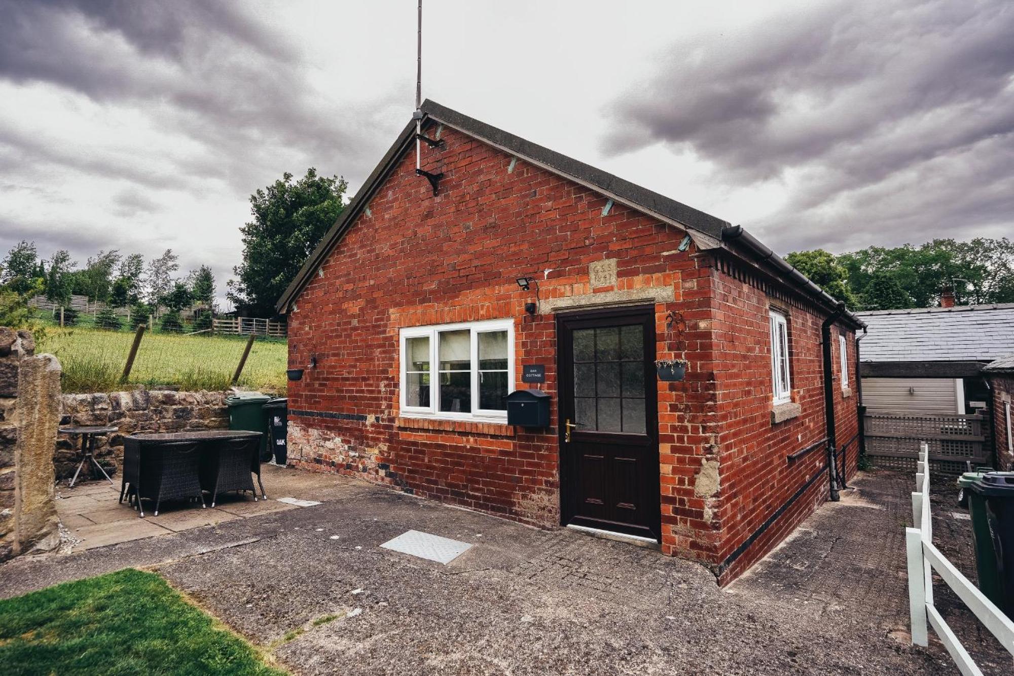 Cottages In Derbyshire, Oak Cottage Hazelwood Exterior photo